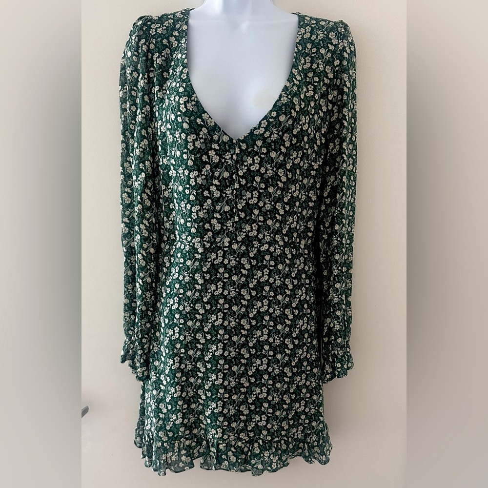 Reformation Elenor Floral Green Mini Dress
Cutout Back 3/4 Sleeve V Neck… - Picture 4 of 6